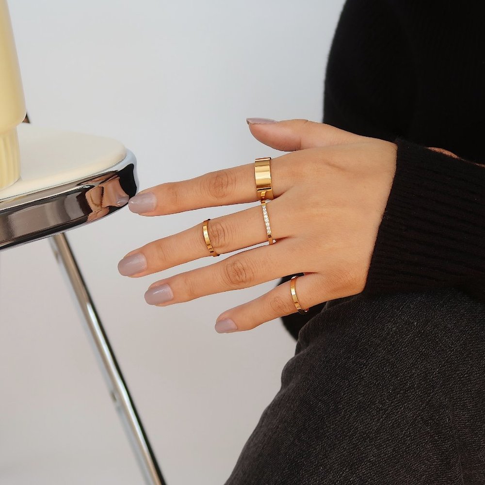 NEW 18K Gold Plated Wide Flat Simple Classic Wedding Ring - Picture 6 of 7